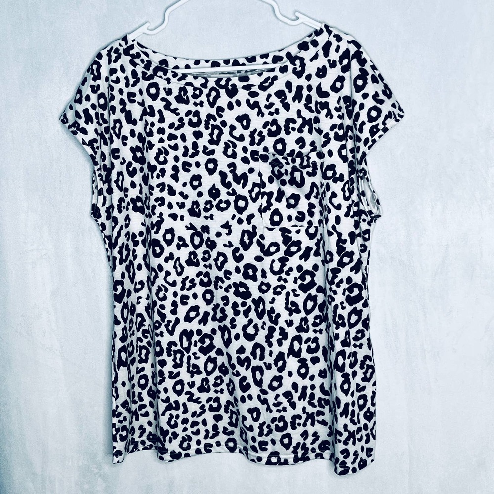 Short Sleeve Zebra Pocket Tee New XL